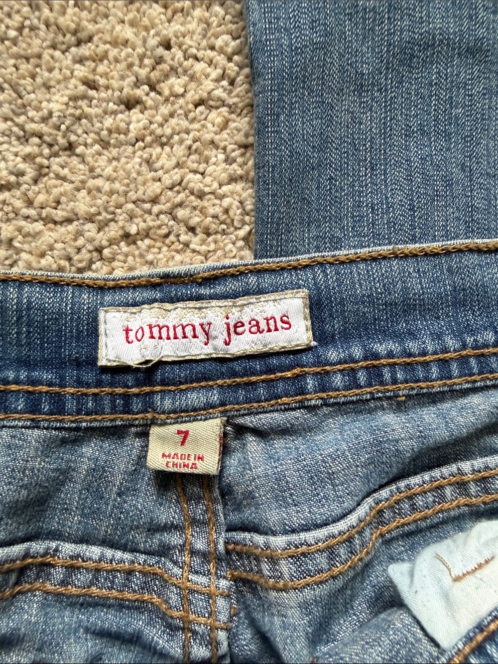 VTG Tommy Jeans Y2K Boho Hippy Heart Embroidered Flare Jeans Medium Wash 26x31 - Picture 5 of 6